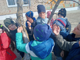 "Весна, весна на улице". "Весна, весна на улице".