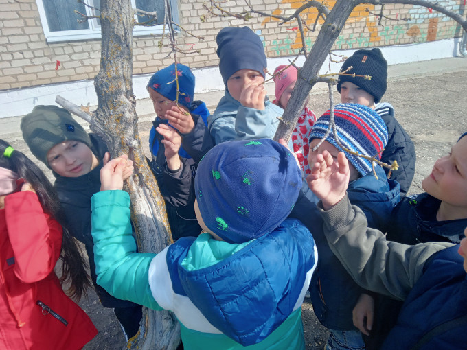 "Весна, весна на улице". "Весна, весна на улице".